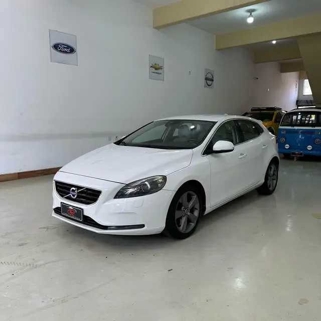 Carro Volvo V40 2014 T4 Dynamic 2.0