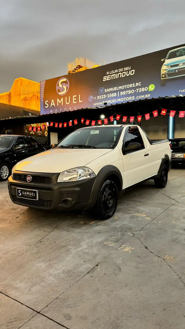 Carro Fiat Strada 2015 Working 1.4 (Flex)