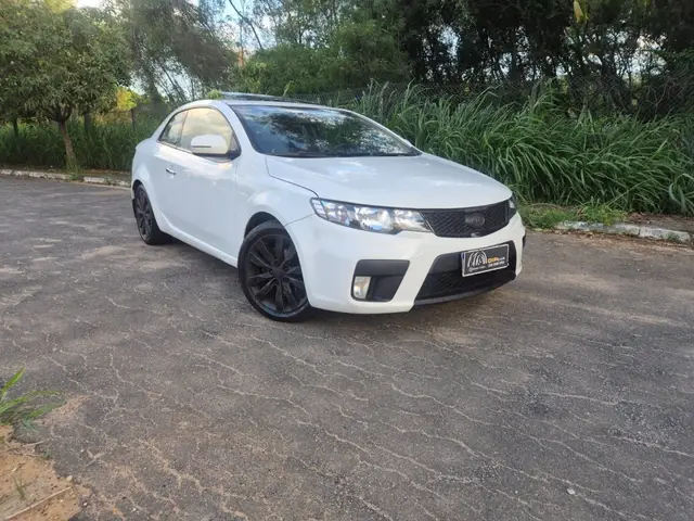Carro Kia Cerato 2012 Koup 2.0 16V (Aut)