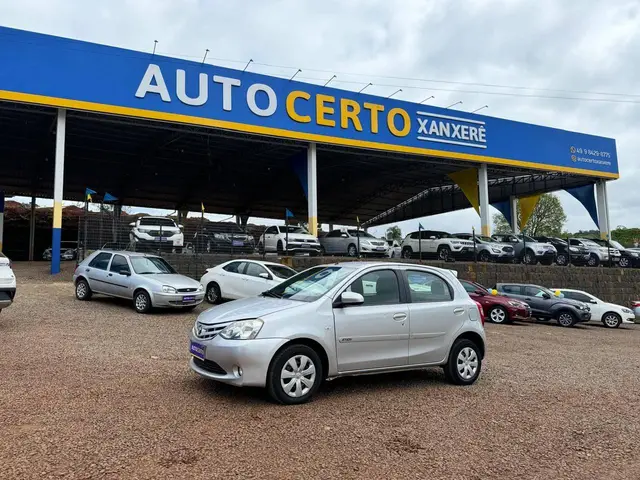 Carro Toyota Etios 2014 X 1.3 (Flex)