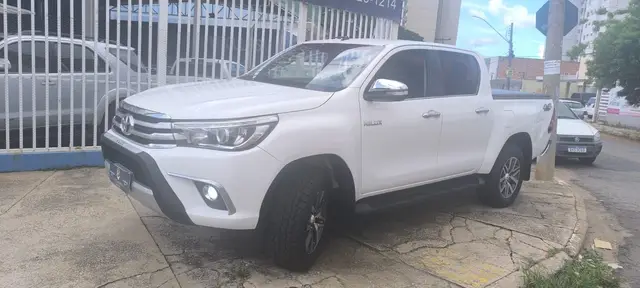 Carro Toyota Hilux Cabine Dupla 2017 Hilux 2.8 TDI SRX CD 4x4 (Aut)