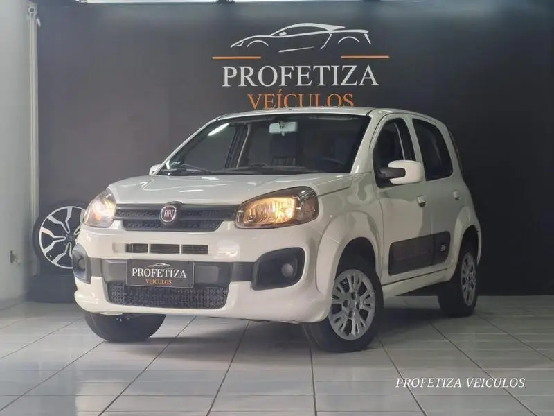 Fiat Uno Attractive 1.0 8V (Flex) 4p