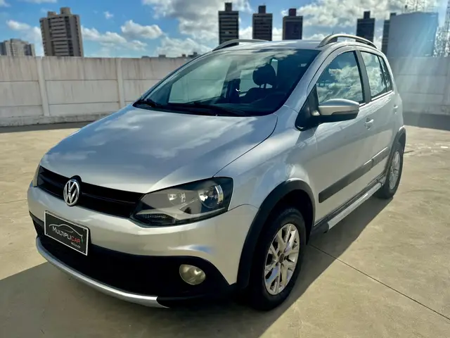 Carro Volkswagen CrossFox 2013 1.6 VHT (Flex)