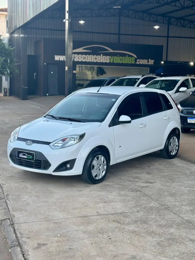 Carro Ford Fiesta Hatch 2014 SE 1.0 RoCam (Flex)