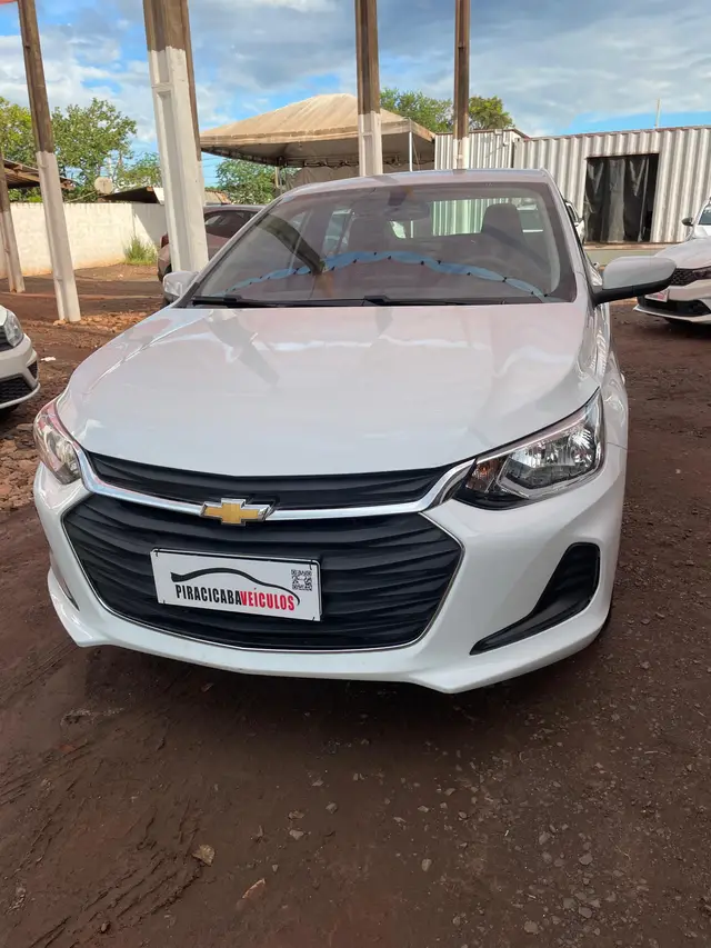 Carro Chevrolet Onix Plus 2023 LT 1.0