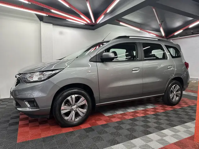 Carro Chevrolet Spin 2024 Premier 1.8 (Aut.)