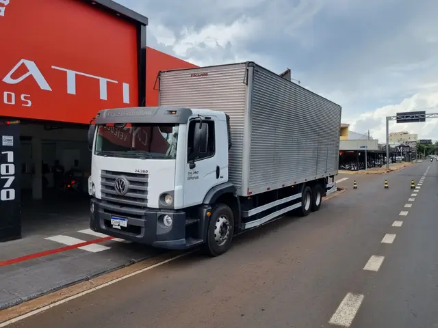 Carro Volkswagen 24.280 2019 E Constellation 6x2 2p (diesel)(E5)