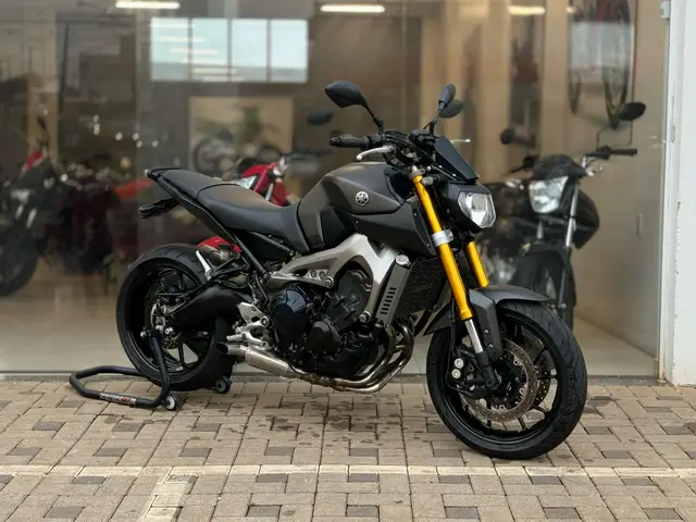 Carro Yamaha MT-09  2015 ABS