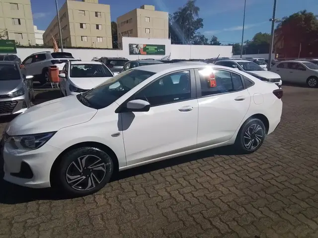 Carro Chevrolet Onix Plus 2024 LT 1.0