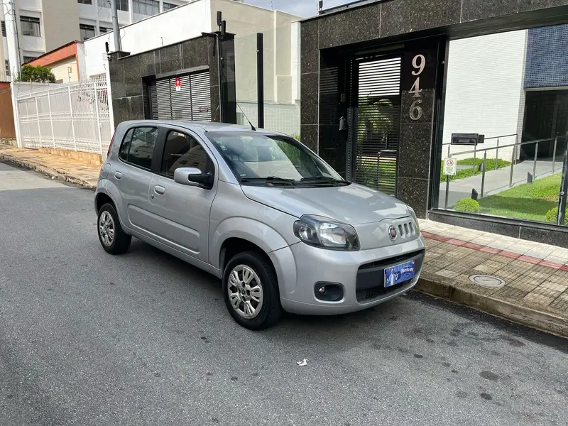 Fiat Uno Vivace Italia 1.0 8V (Flex) 4p