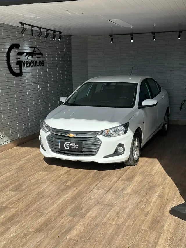 Carro Chevrolet Onix Plus 2020 1.0 LTZ Turbo Flex (Aut)