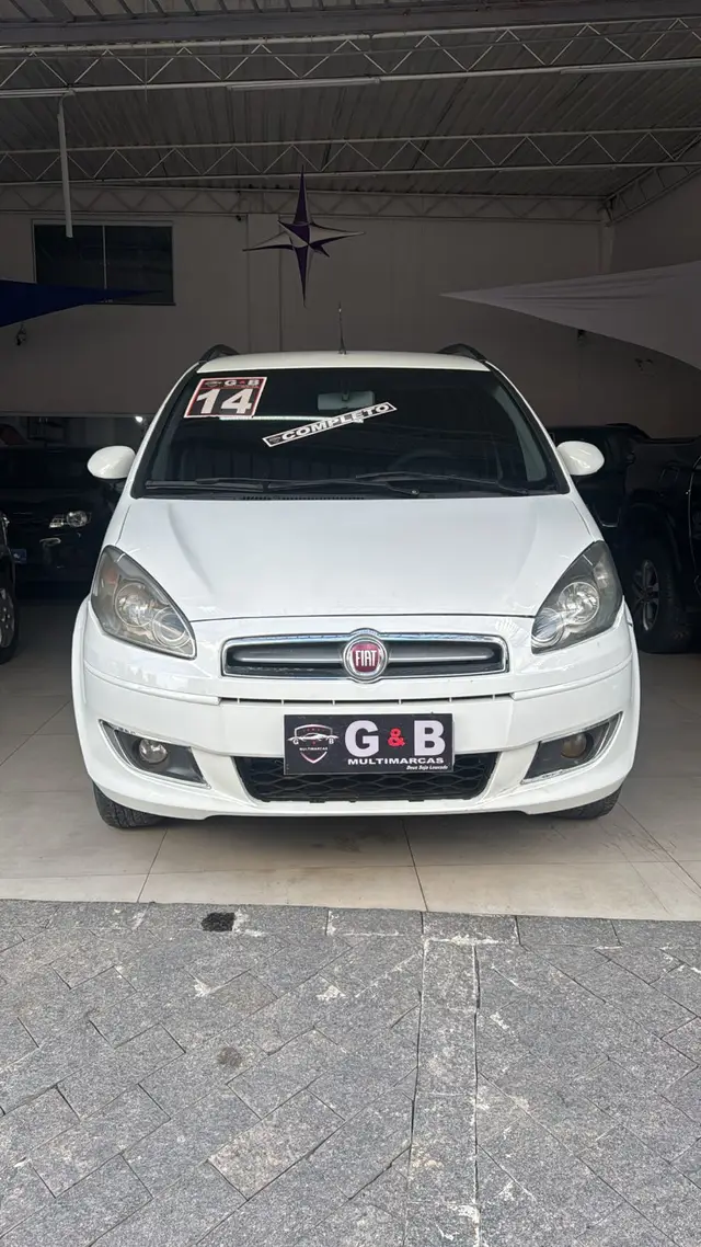 Carro Fiat Idea 2014 Attractive 1.4 8V (Flex)