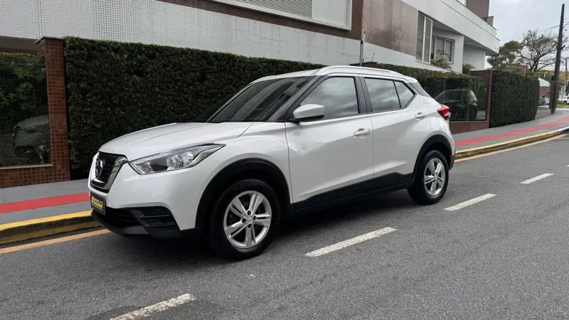 Nissan Kicks 1.6 S (Flex)