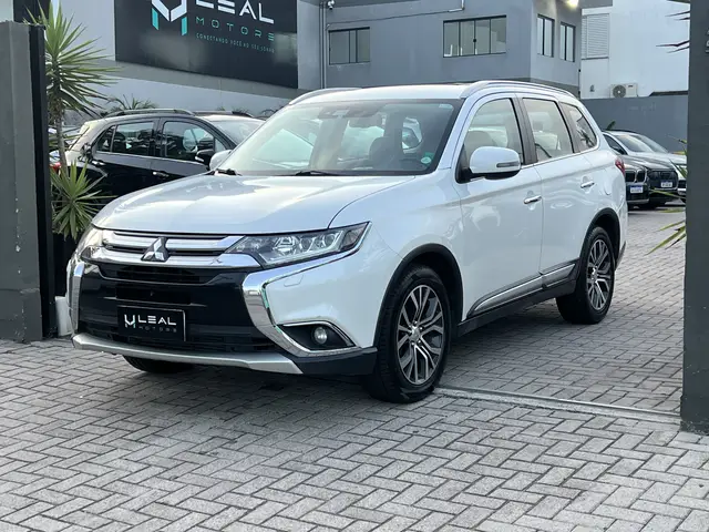 Carro Mitsubishi Outlander 2018 2.2 DI-D Mid 4WD