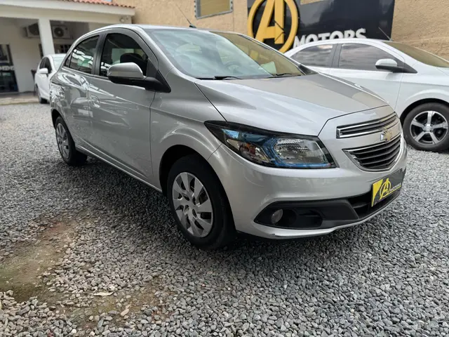 Carro Chevrolet Onix 2015 1.4 LT SPE/4