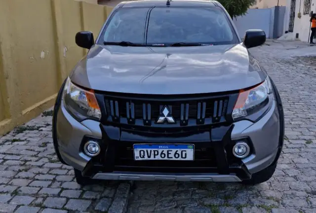 Carro Mitsubishi L200 Triton Outdoor 2021 GLX 2.4 Turbo Manual 4x4