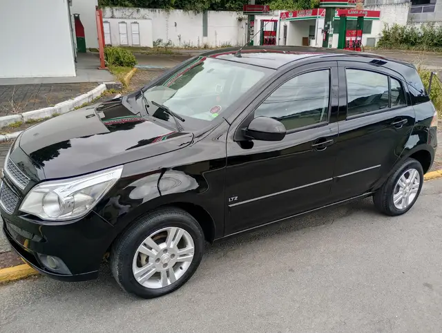 Carro Chevrolet Agile 2011 LTZ 1.4 8V (Flex)