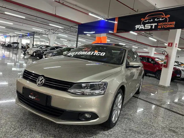 Carro Volkswagen Jetta 2014 2.0 Comfortline Tiptronic (Flex)