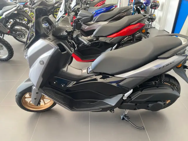 Moto Yamaha NMax 2025 Connected 160 ABS