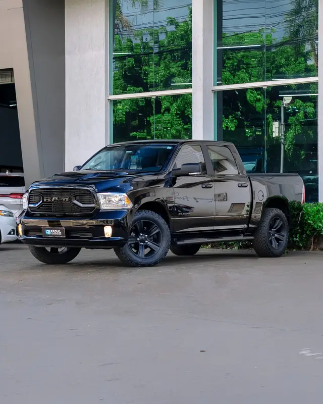 Carro RAM Classic 2022 Laramie 5.7