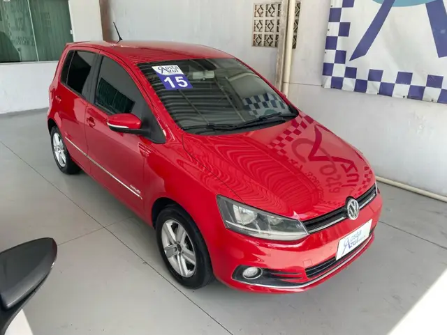 Carro Volkswagen Fox 2015 Highline 1.6 16v MSI (Flex)
