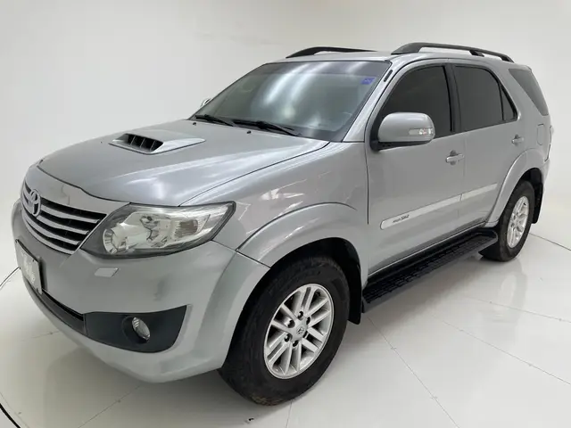 Carro Toyota SW4 2015 Hilux  3.0 TDI 4x4 SRV 5L