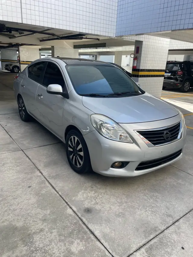 Carro Nissan Versa 2013 1.6 16V SL (Flex)