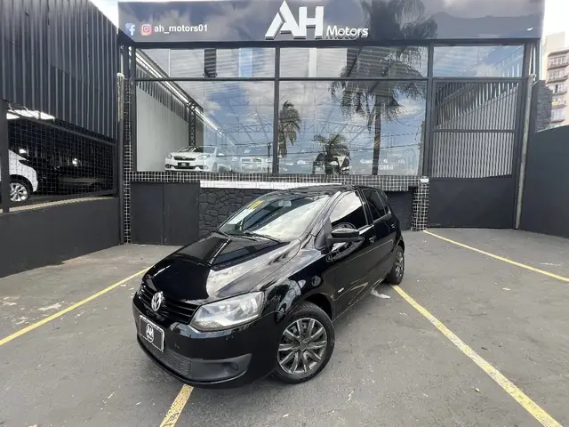 Carro Volkswagen Fox 2011 1.0 8V (Flex) 4p