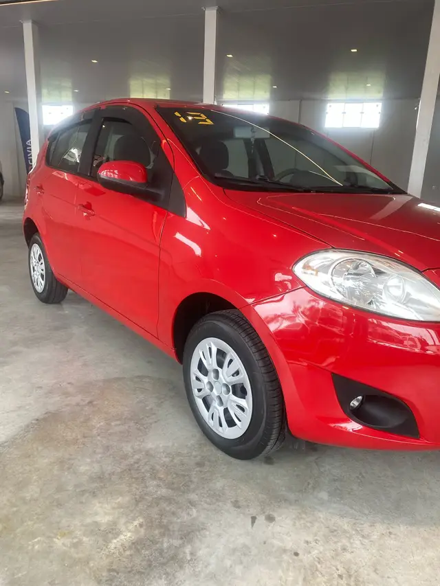 Carro Fiat Palio 2013 Attractive 1.0 8V (Flex)