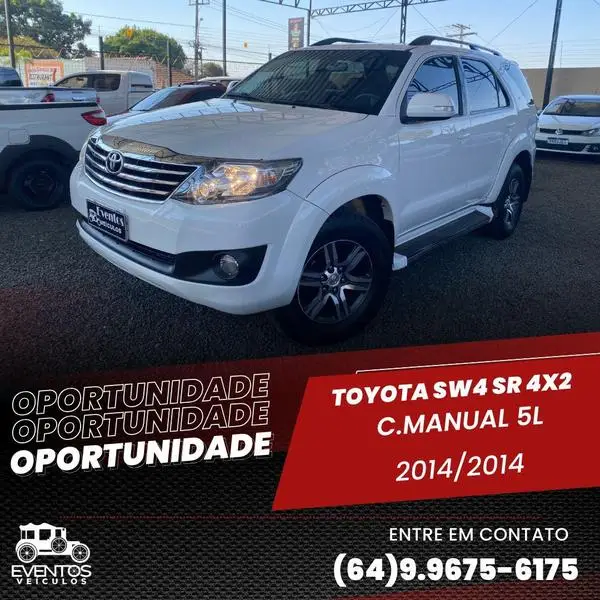 Carro Toyota Hilux SW4 2014 2.7 4x2 SR