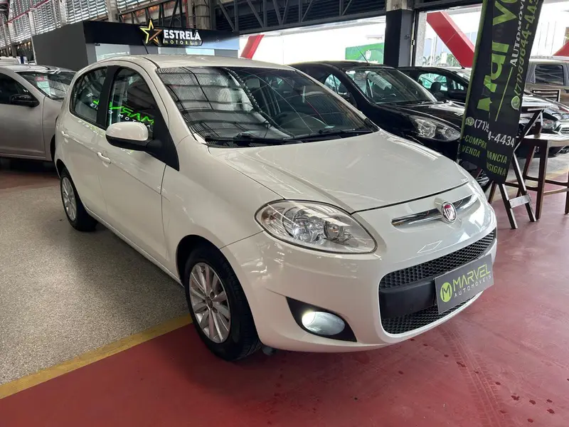 Fiat Palio Attractive 1.0 8V (Flex)
