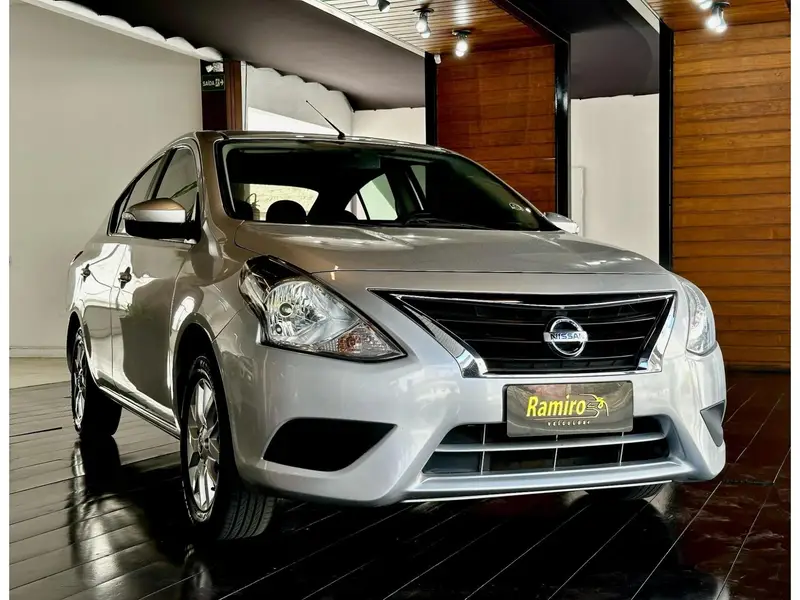 Nissan Versa 1.6 16V SV FlexStart CVT (Flex)