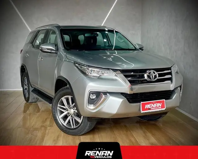Carro Toyota Hilux Cabine Dupla 2019 Hilux 2.8 TDI SRX CD 4x4 (Aut)