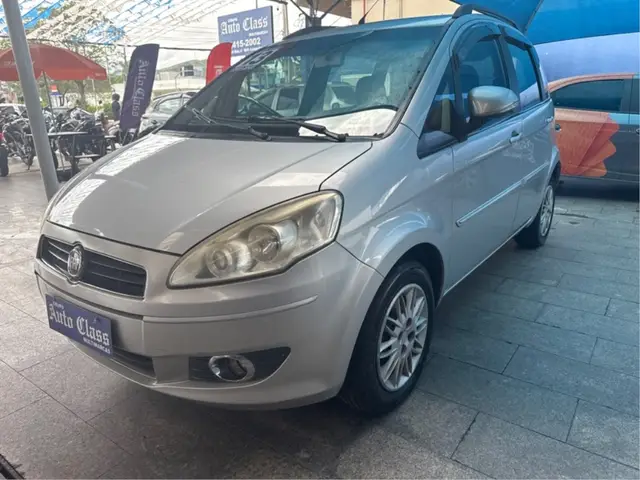 Carro Fiat Idea 2013 Attractive 1.4 8V (Flex)