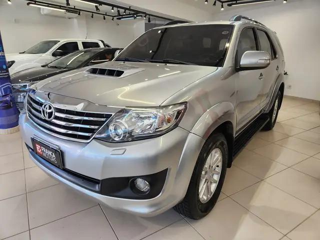 Carro Toyota SW4 2015 Hilux  3.0 TDI 4x4 SRV 5L