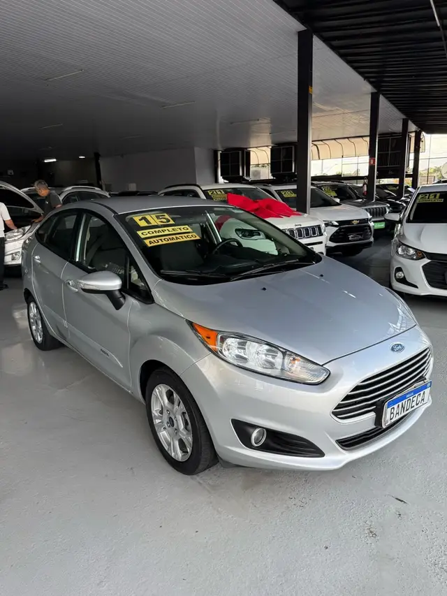 Carro Ford New Fiesta Sedan 2015 1.6 SE PowerShift (Flex)
