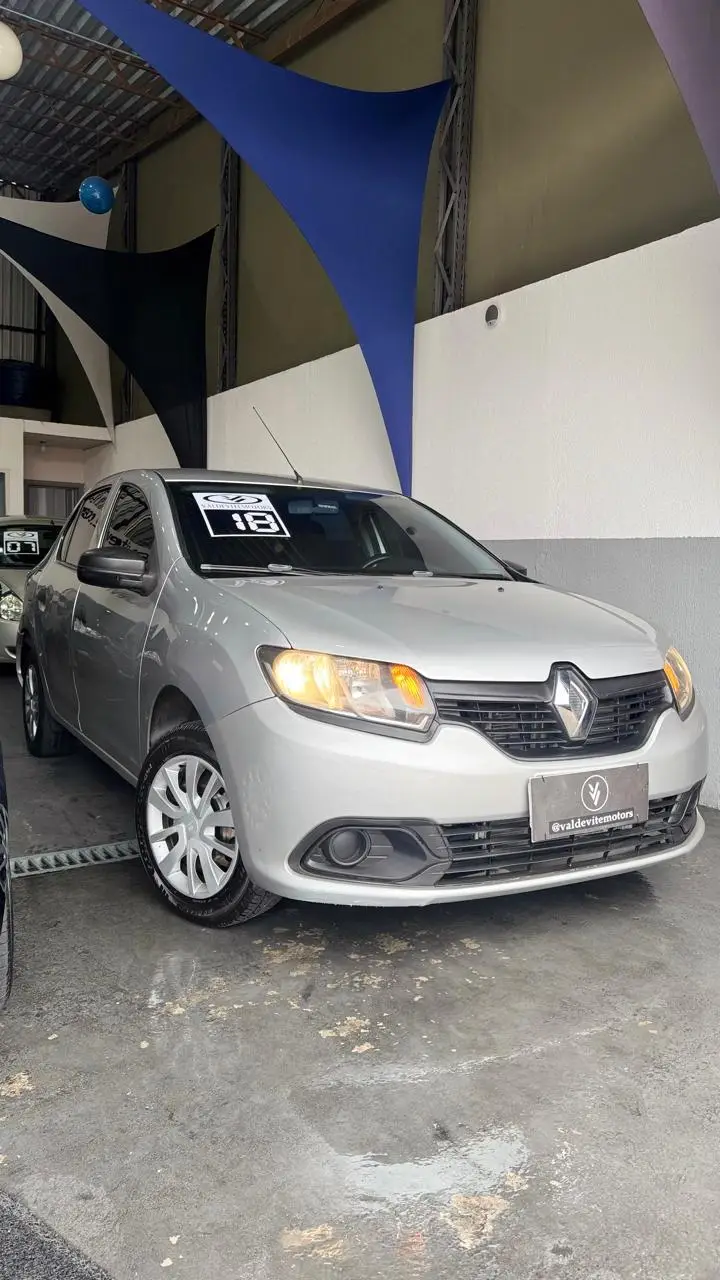 Renault Logan Authentique 1.0 12V SCe (Flex)
