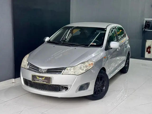 Carro CAOA Chery Celer 2015 Hatch 1.5 16V (Flex)