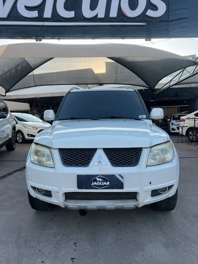 Carro Mitsubishi Pajero TR4 2015 2.0 16V 4x2 (Flex)