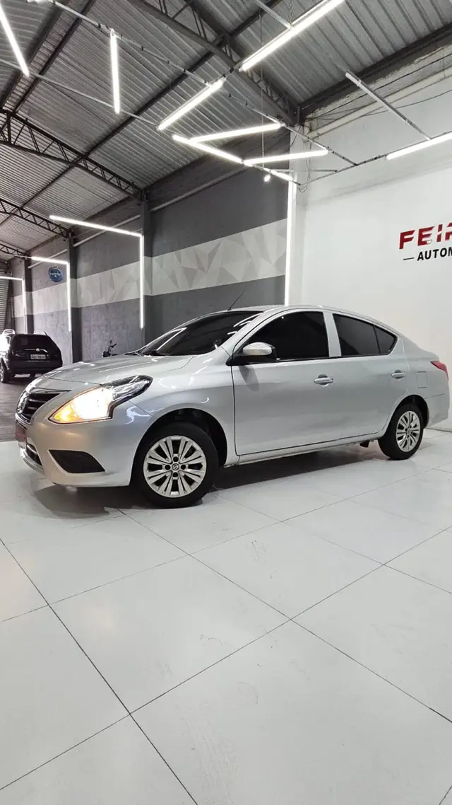 Carro Nissan Versa 2019 1.0 12V (Flex)