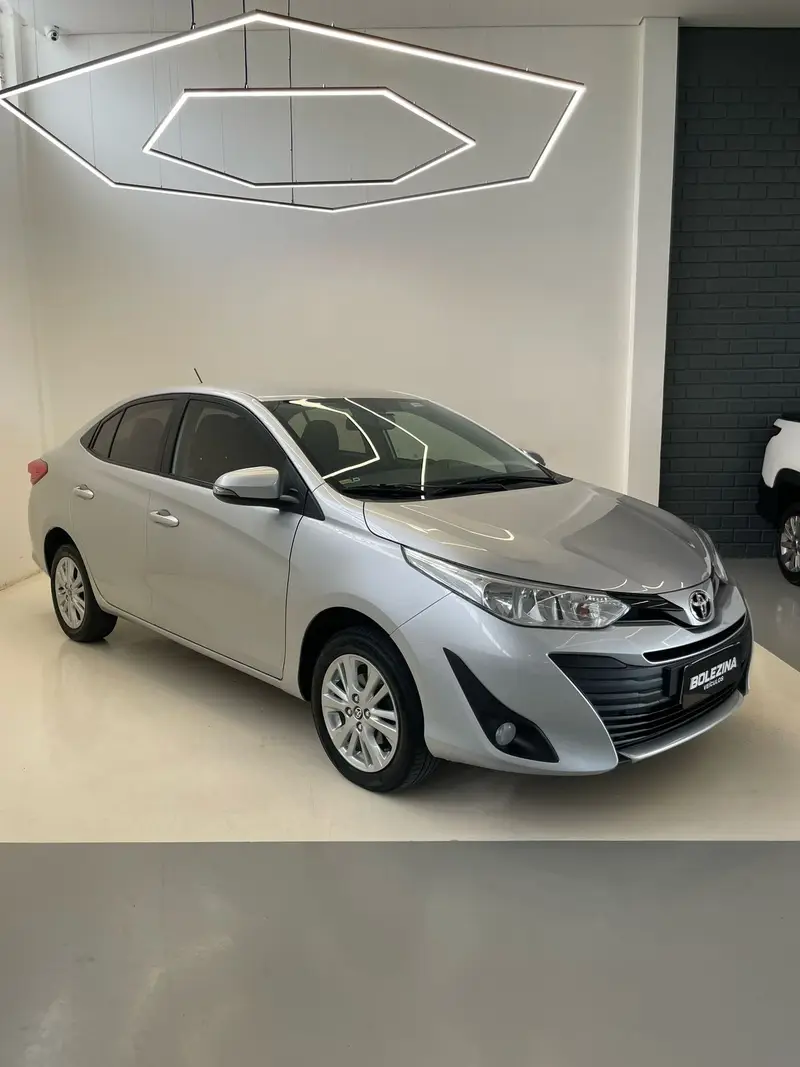 Toyota Yaris Sedan 1.5 XL CVT (Flex)