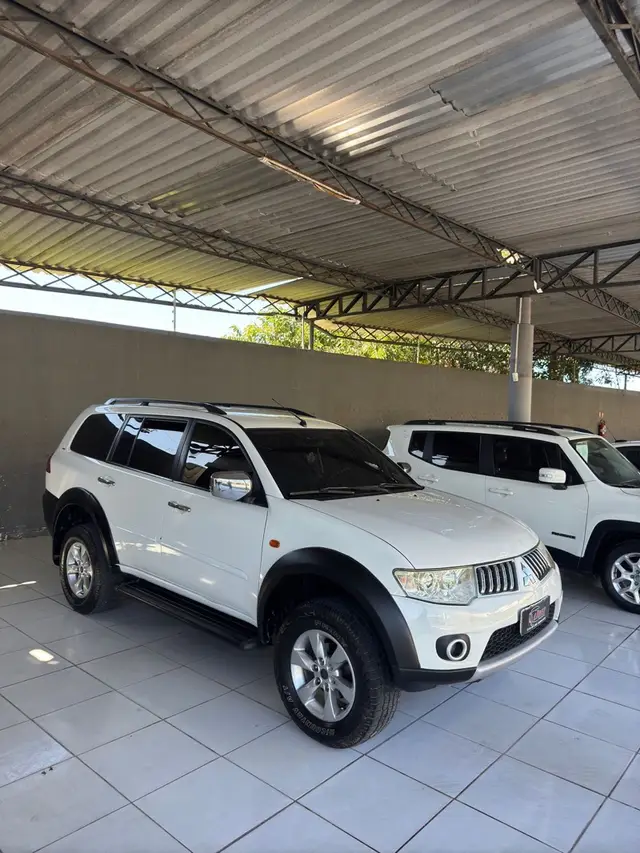 Carro Mitsubishi Pajero Dakar 2013 3.2 4WD (Aut)