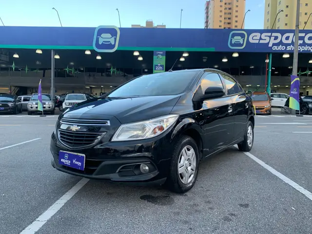 Carro Chevrolet Onix 2014 1.0 LT SPE/4