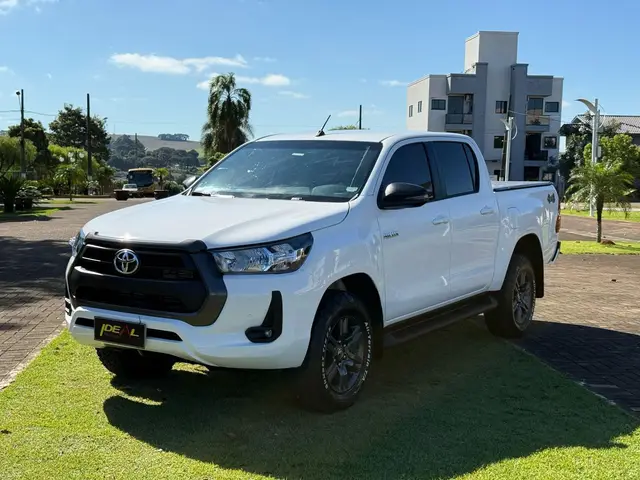 Carro Toyota Hilux Cabine Dupla 2024 SR 4x4 2.8 Diesel