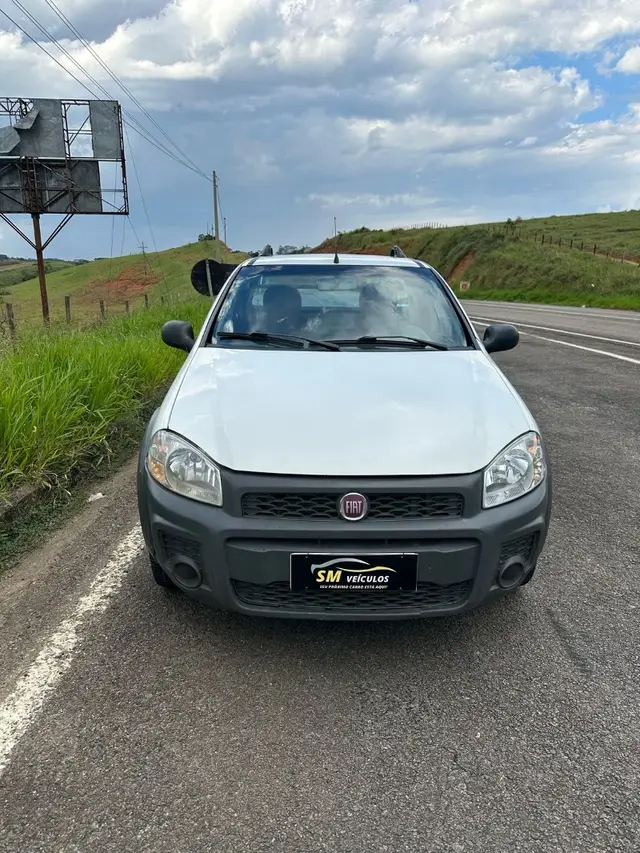 Carro Fiat Strada 2016 Working 1.4 (Flex)
