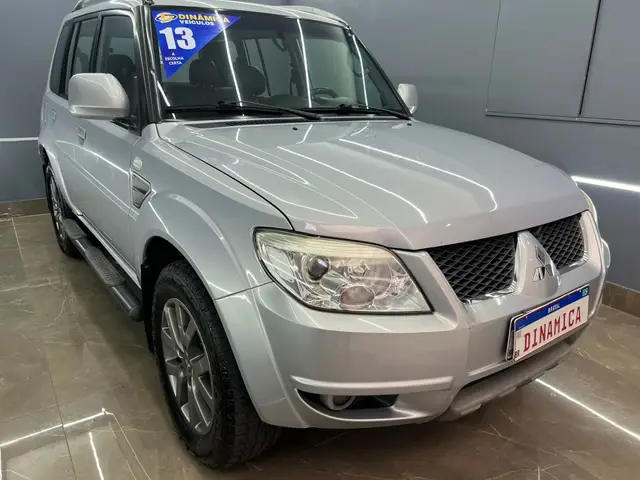 Carro Mitsubishi Pajero TR4 2013 2.0 16V 4x2 (Flex) (Aut)