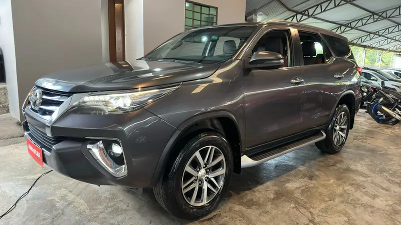 Toyota SW4 2.8 TDI SRX 7L 4x4 (Aut) (Diesel)