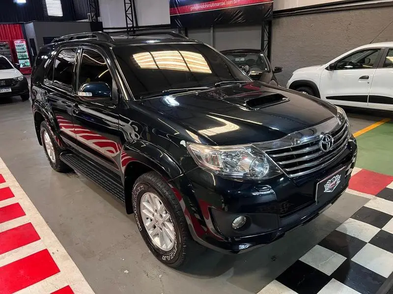 Toyota Hilux SW4 SRV 3.0 4X4(5 lugares)