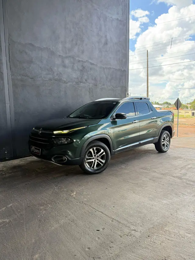 Carro Fiat Toro 2017 Volcano 2.0 diesel AT9 4x4