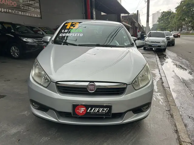 Carro Fiat Grand Siena 2013 Essence 1.6 16V (Flex)